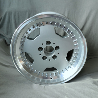 Maxilite Aero 3 OZ Style 17x10” 5x112 PCD ET+17 Silver/D-Cut Alloy Wheel