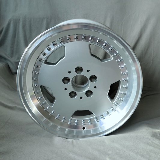 Maxilite Aero 3 Style 17x10” 5x112 PCD ET+19 Silver/D-Cut Alloy Wheel