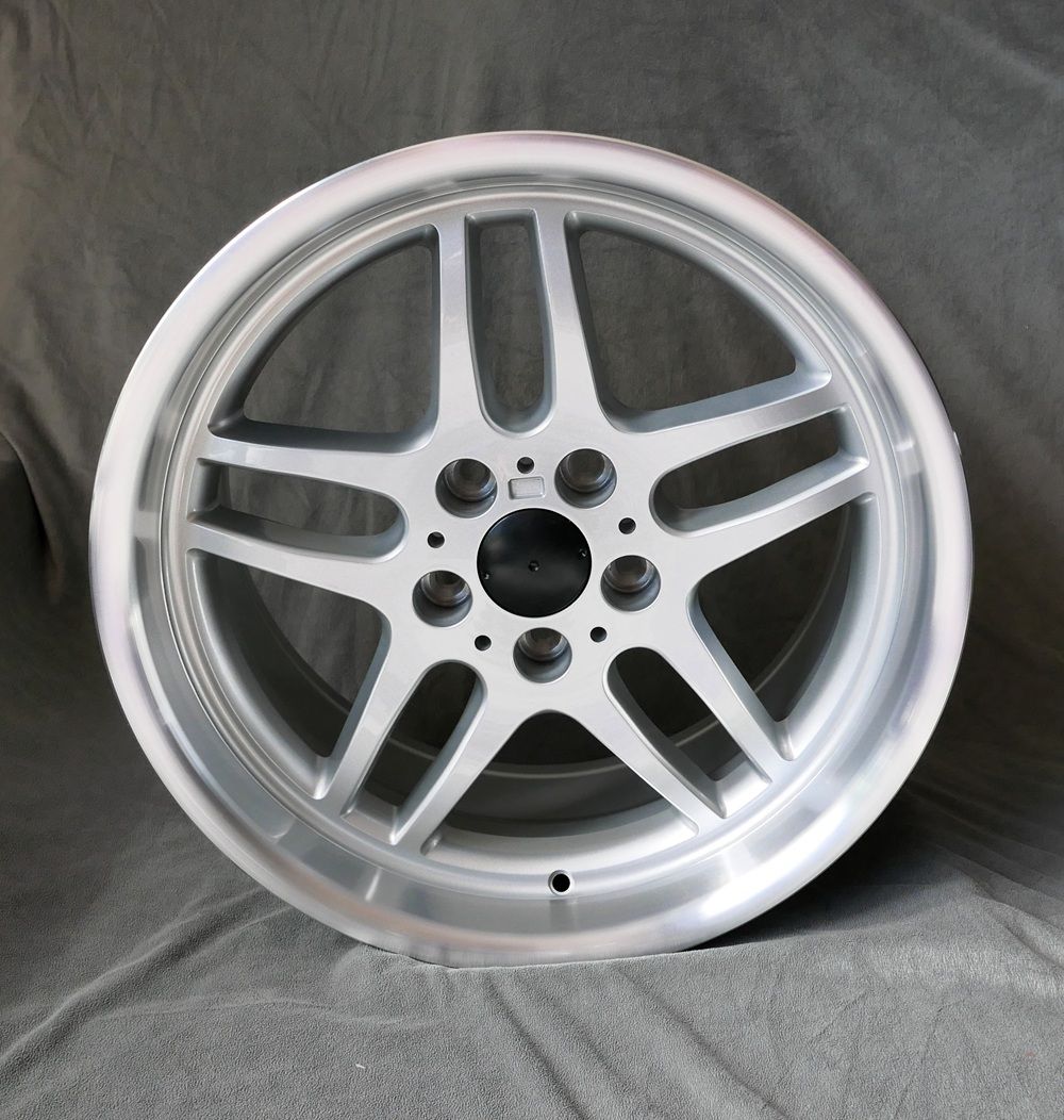 Maxilite M Parallel Style 18x9.5" 5x120 PCD ET+20 Silver/D-Cut Wheel