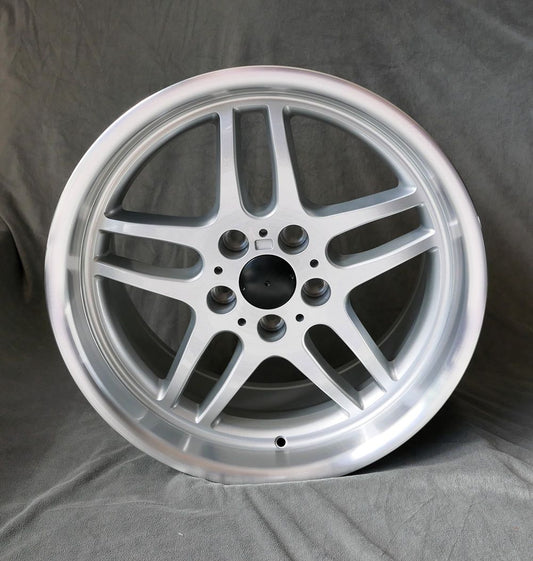 Maxilite M Parallel Style 18x9.5" 5x120 PCD ET+20 Silver/D-Cut Wheel