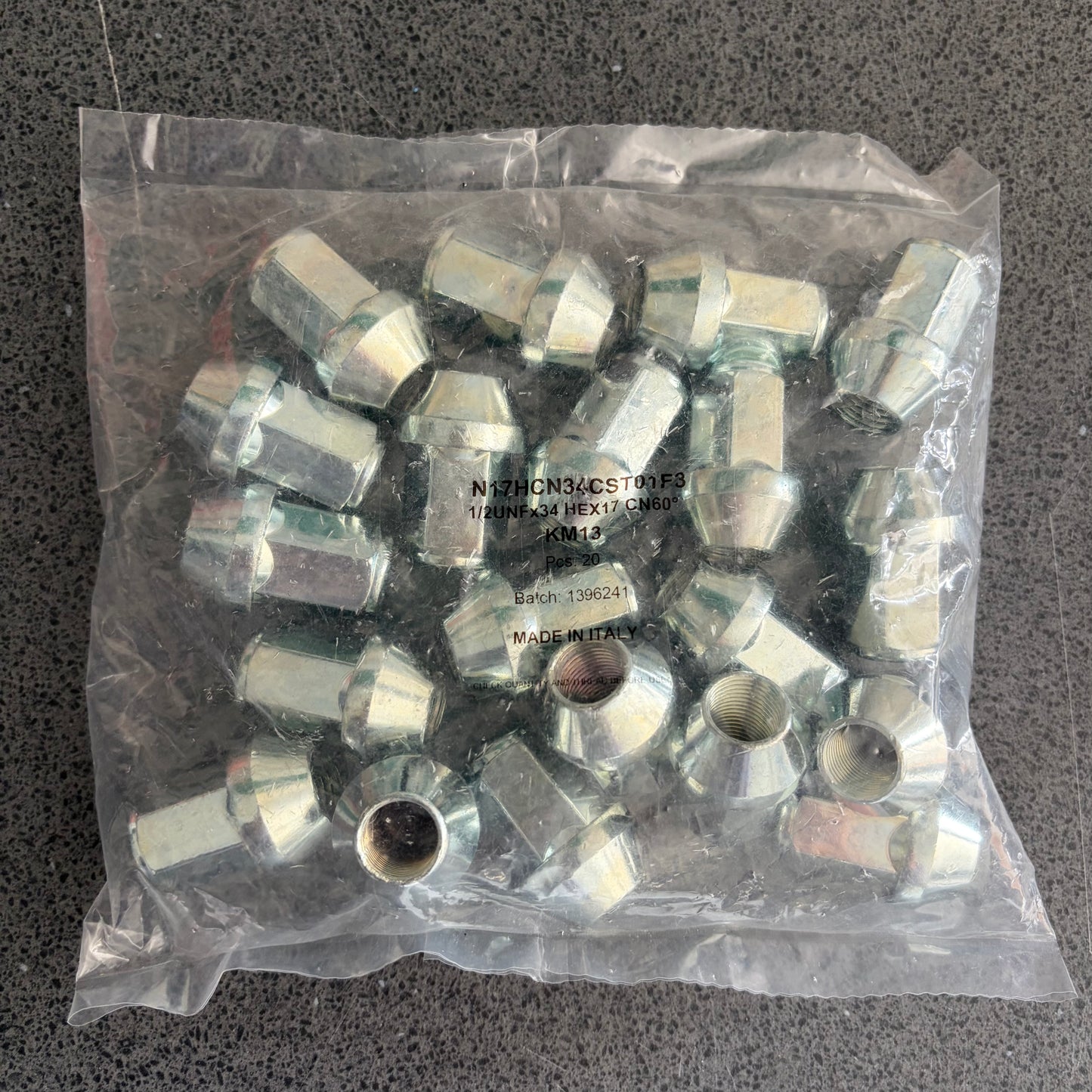 Maxilite KM13 Wheel Nut Kit - Volvo Amazon, PV 544, 140, 240, Jensen Interceptor, AMC, Chrysler, Dodge, Ford Us, Lincoln, Mercury, Plymouth, Mustang 2005-2014