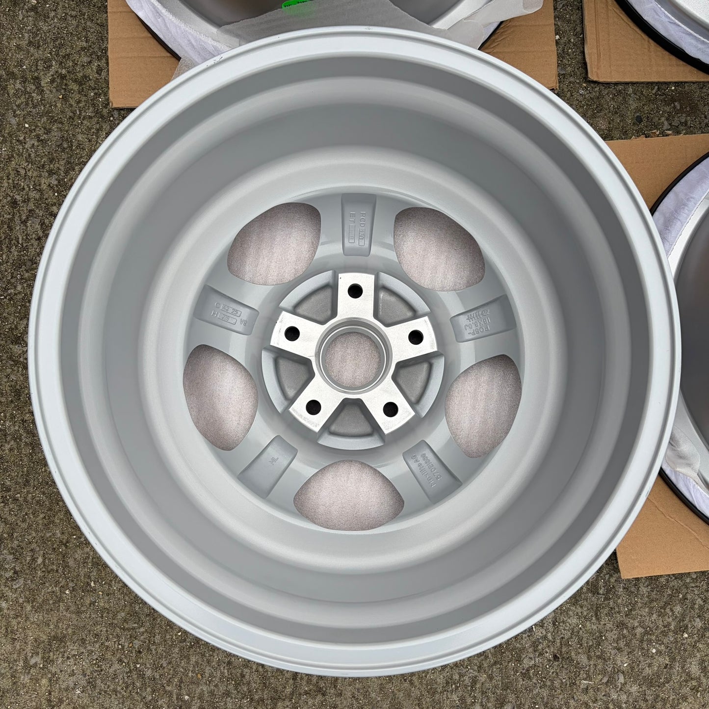 Maxilite CUP KT2 Style 18” 5x130 PCD 8J/10J Staggered Wheels *Clearance*