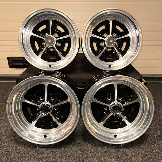 EX-DISPLAY SET Magnum 500 Style Set of Alloy Wheels 15x7J & 8J 5x114.3 PCD (S2)