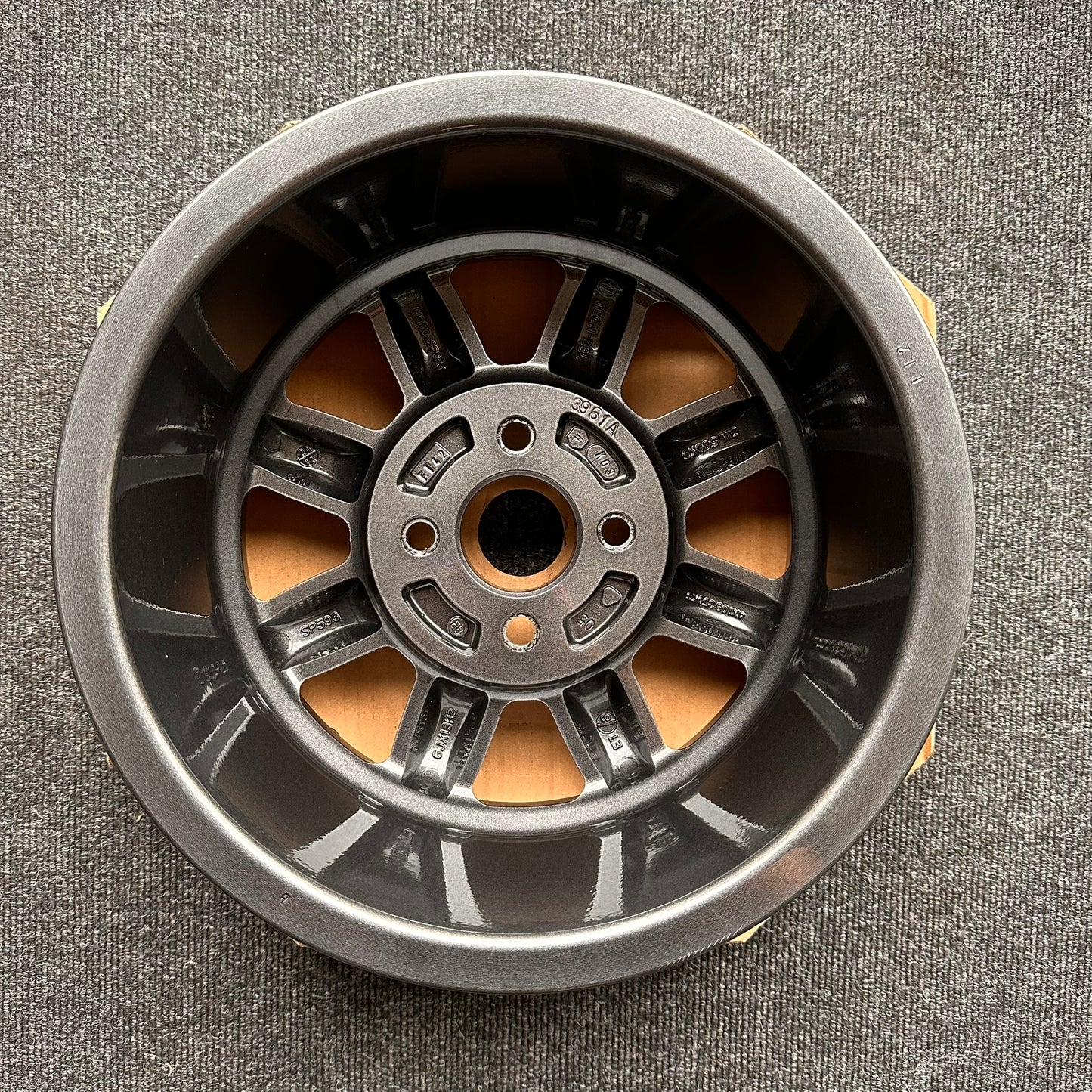 EX-DISPLAY SET Minilite UK 13x6” 4x98 PCD ET+20 / +15 GRY/DCUT Wheels