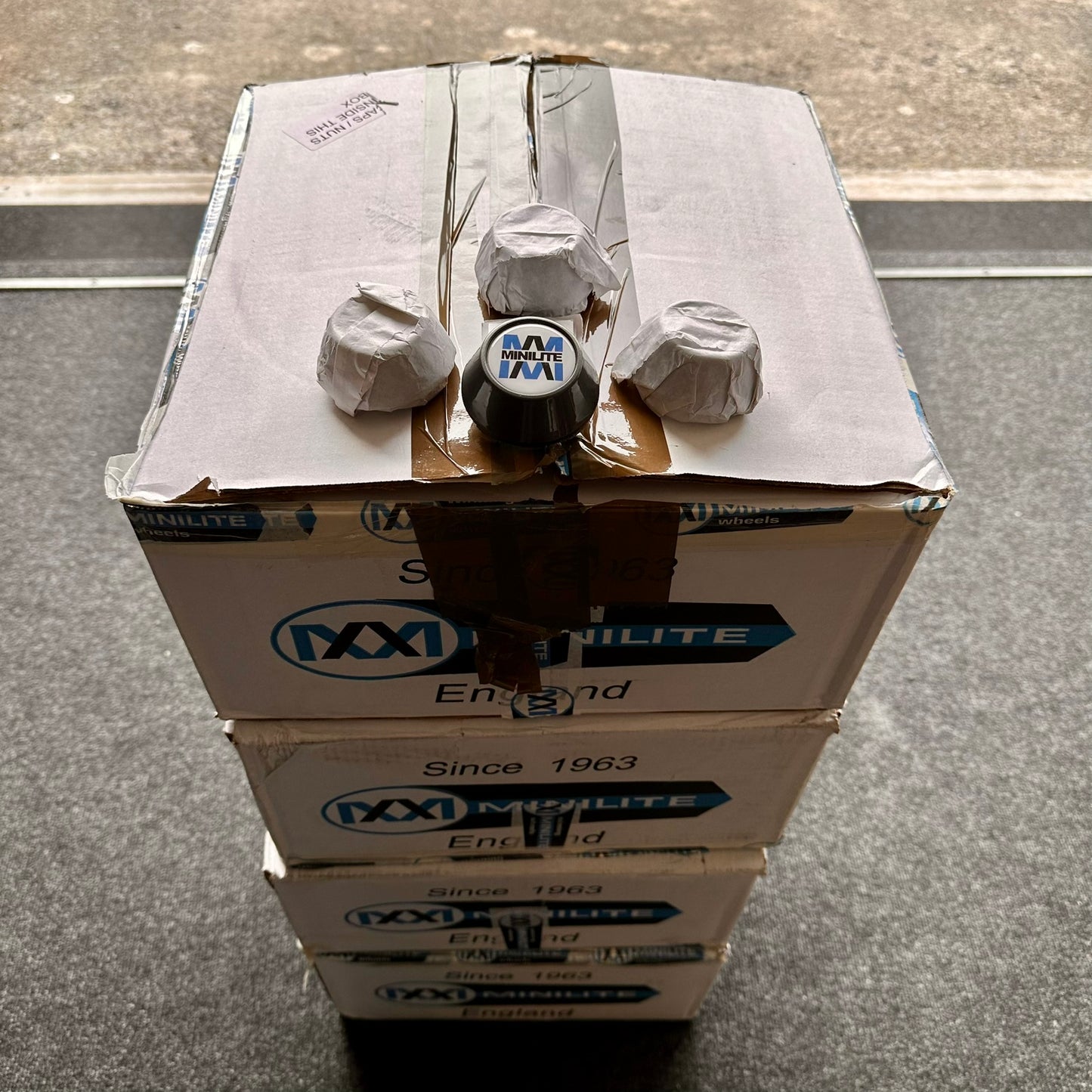 EX-DISPLAY SET Minilite UK 13x6” 4x98 PCD ET+20 / +15 GRY/DCUT Wheels