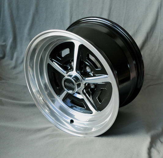 Maxilite Magnum 500 15x8" 5x114.3 PCD ET+0 Black/D-Cut Alloy Wheel