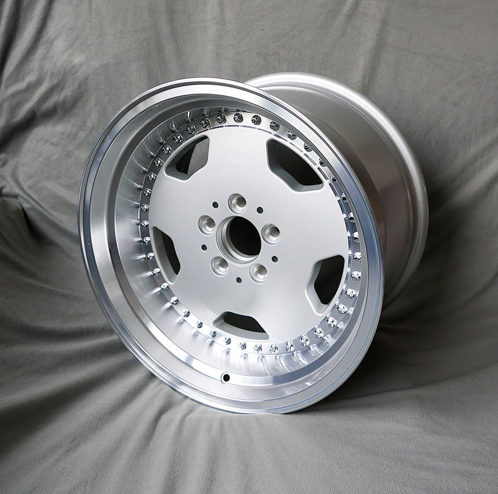 Maxilite Aero 3 OZ Style 17x10” 5x112 PCD ET+17 Silver/D-Cut Alloy Wheel