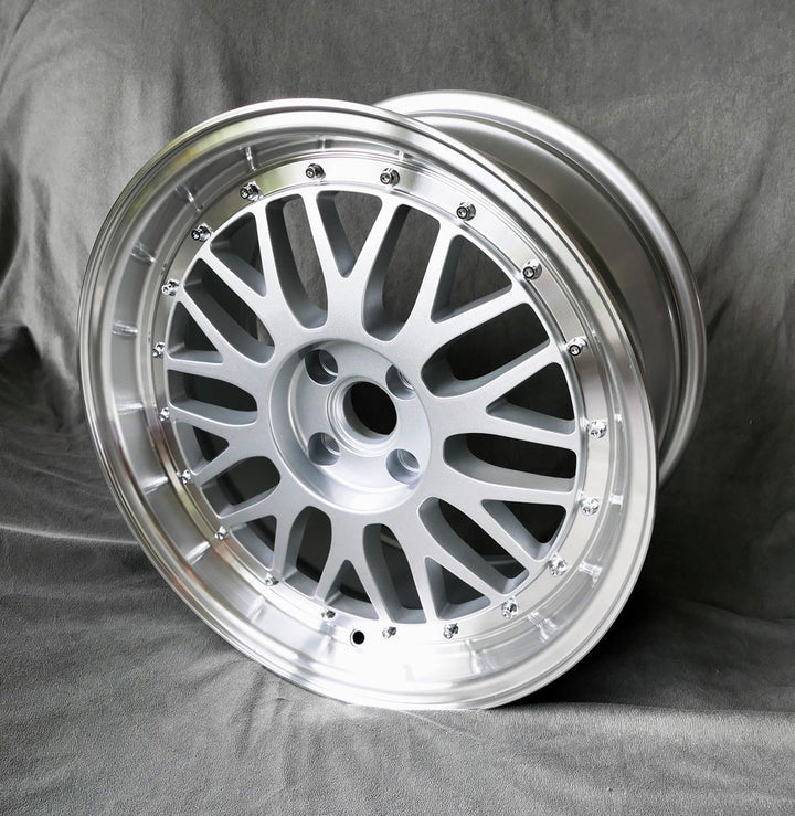 4x100 PCD – Iconic Alloys