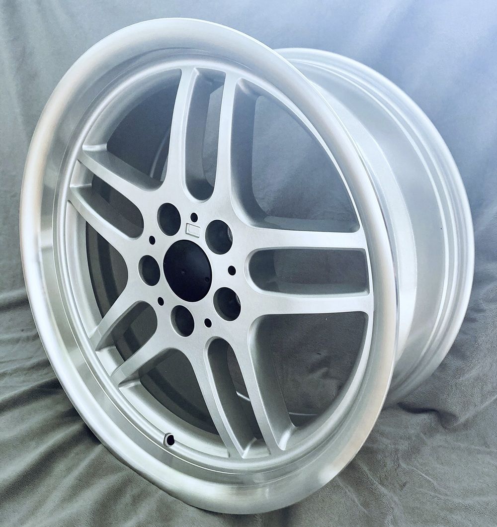 Maxilite M Parallel Style 18x9.5" 5x120 PCD ET+20 Silver/D-Cut Wheel